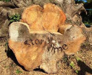 storytelling-chair
